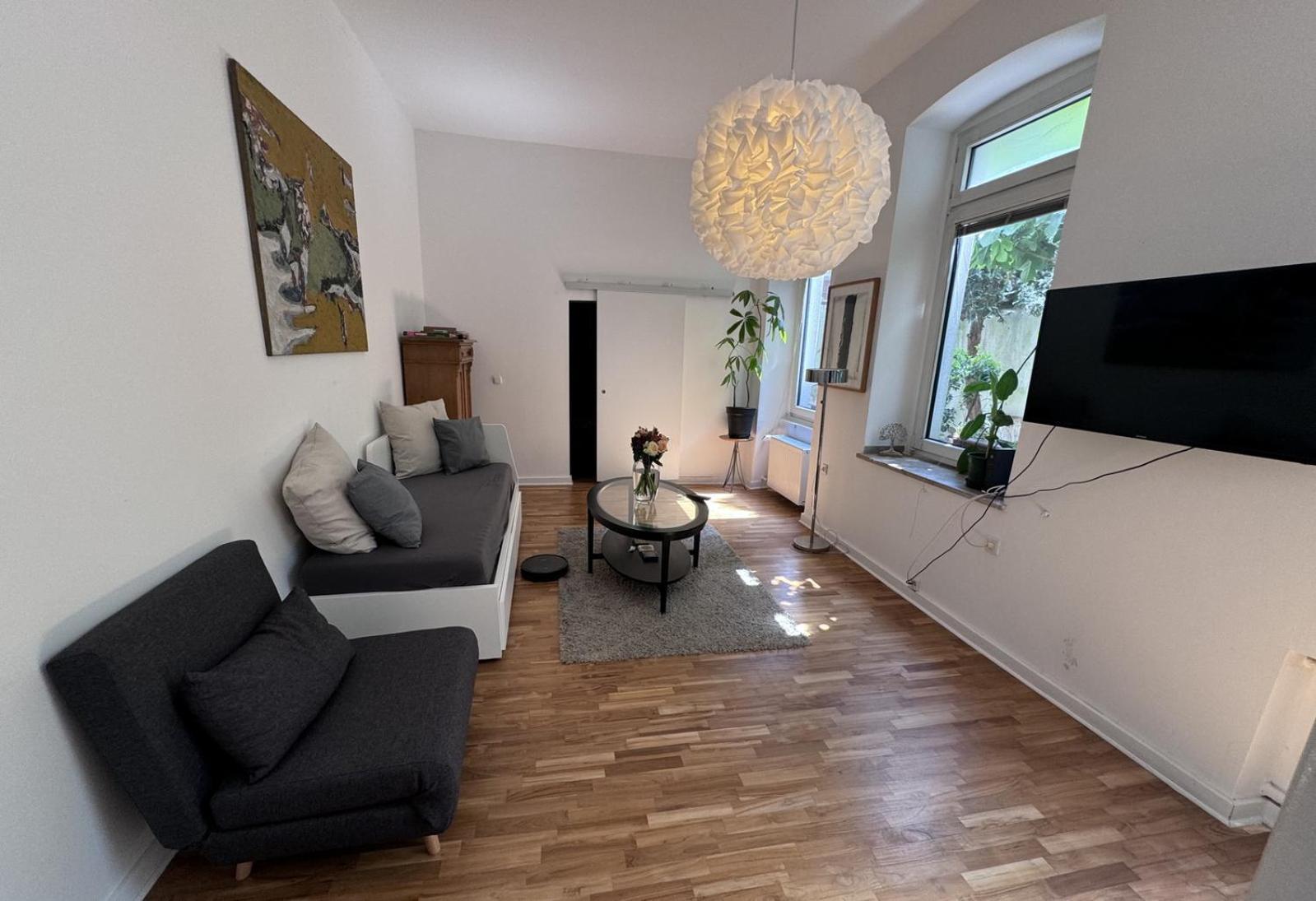 Cosy & Flat Near Center